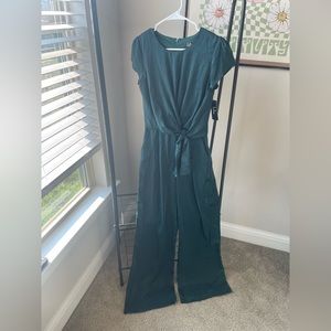 NWT LULUS Let Me Entertain You Forest
Green Satin Wide Leg Jumpsuit Size
XS